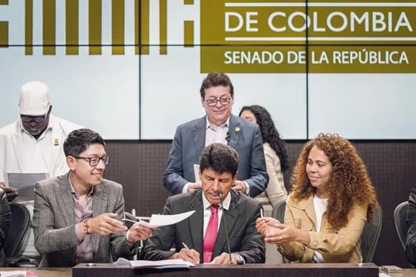 Gobierno radicó proyecto de Ley que regula la Inteligencia Artificial y la forma de incorporarla en todos los niveles educativos y la formación de los docentes