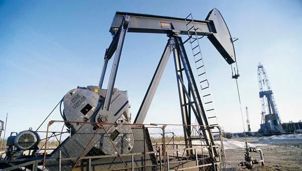 El petróleo sube un 35% esta semana, la mayor ganancia en la historia del comercio de futuros desde 1983