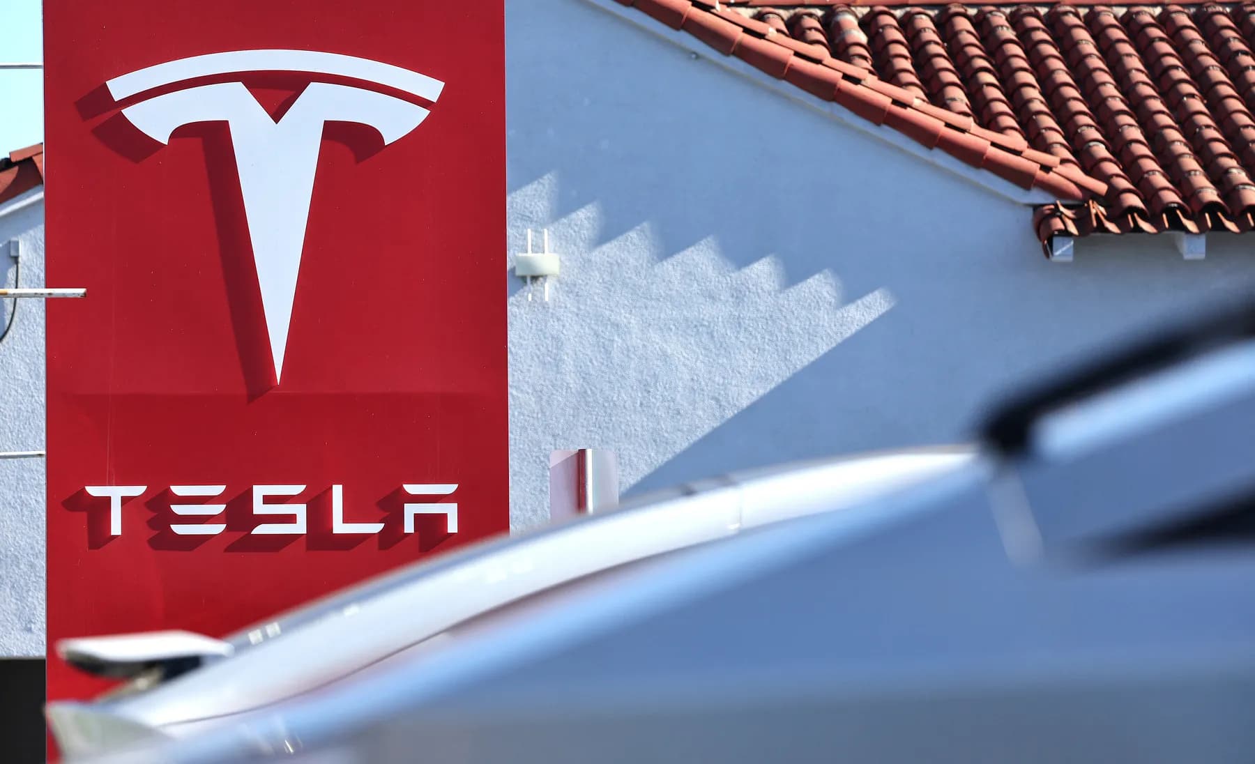 Tesla lanzará su Cybercab, un robotaxi sin volante ni pedales