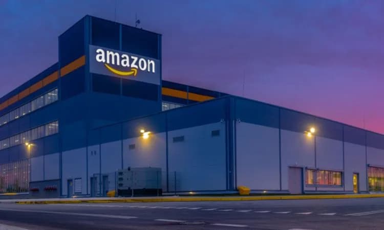 Las acciones de Amazon bajan a pesar de que las ganancias superaron las expectativas por al fuerte crecimiento de la nube