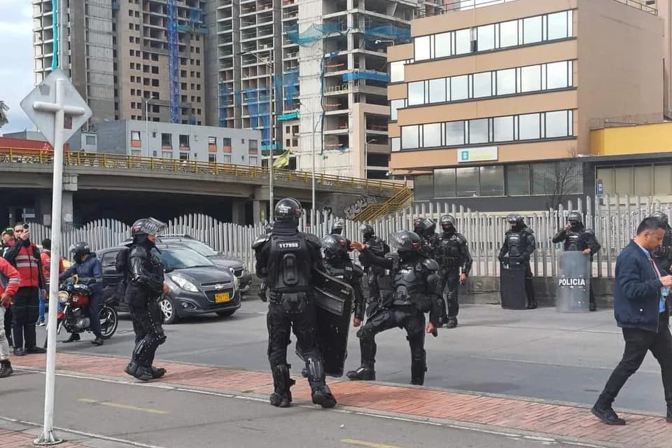 Por manifestaciones de vendedores ambulantes en Bogotá, ya son 20 las estaciones cerradas de TransMilenio