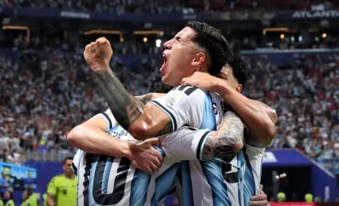 Argentina avanzó a cuartos del Mundial 2026 tras remontar a Egipto