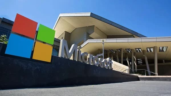 Microsoft establece límites para los futuros modelos de Inteligencia Artificial mientras la industria frena el desarrollo de vanguardia