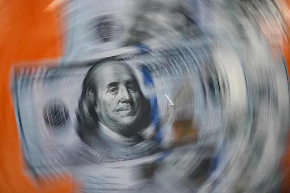 Tasa Representativa del Mercado que regirá hasta el martes será de $3.216,01: subió $6,23 ó 0,19% frente a la anterior ($3.209,78), dólar cerró en el spot en $3.241,50