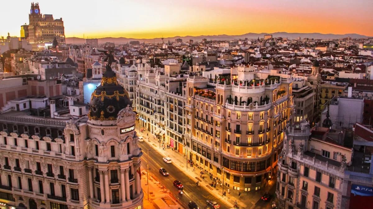 España creó un fondo de inversiones soberano que pretende movilizar 120.000 millones de euros