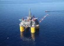 Los precios del petróleo caen después de que Israel reduzca la presencia de tropas en Gaza