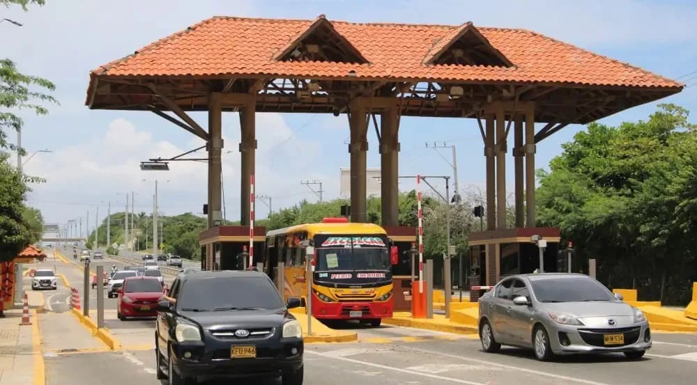 Más de cinco millones de vehículos se movilizaron por las vías nacionales en el puente festivo de Reyes