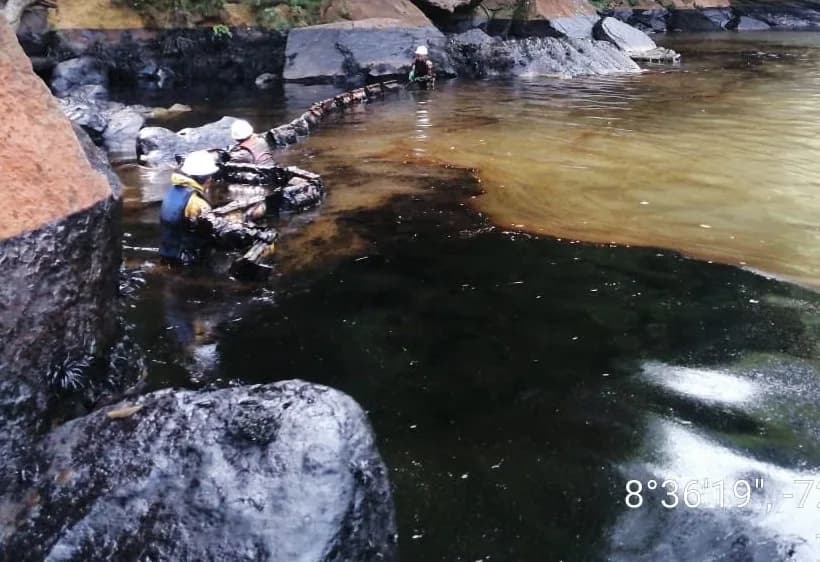 A la cárcel los siete integrantes de banda que sustrajo 32.500 galones de combustibles del Oleoducto Caño Limón Coveñas (ganó en cuatro años US$9 millones)