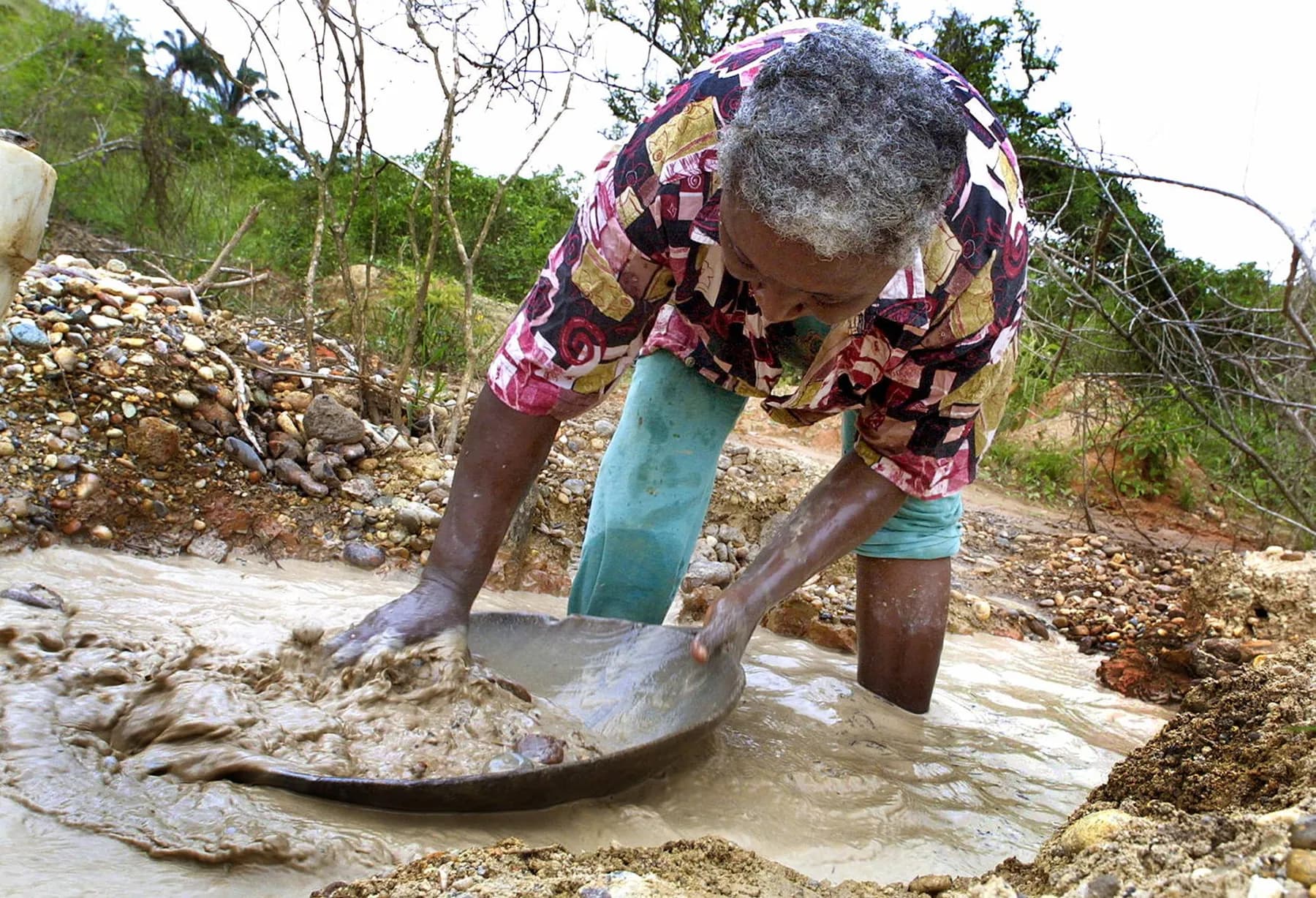 Presentan proyecto de Ley para legalizar la actividad de la minería artesanal y pequeña minería