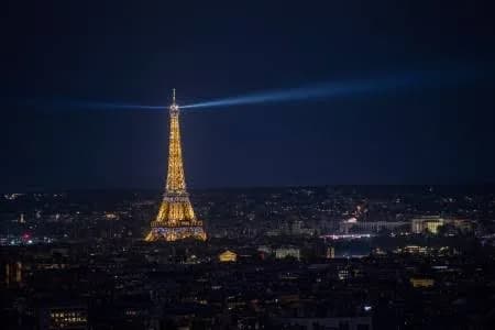 Disturbios en Francia agravan los temores de una crisis de deuda: caen las acciones y los bonos que cotizan en París