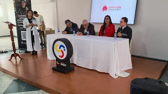 Ministerio de Comercio firmó contrato de unificación de Colombia Productiva e iNNpulsa en un solo patrimonio autónomo