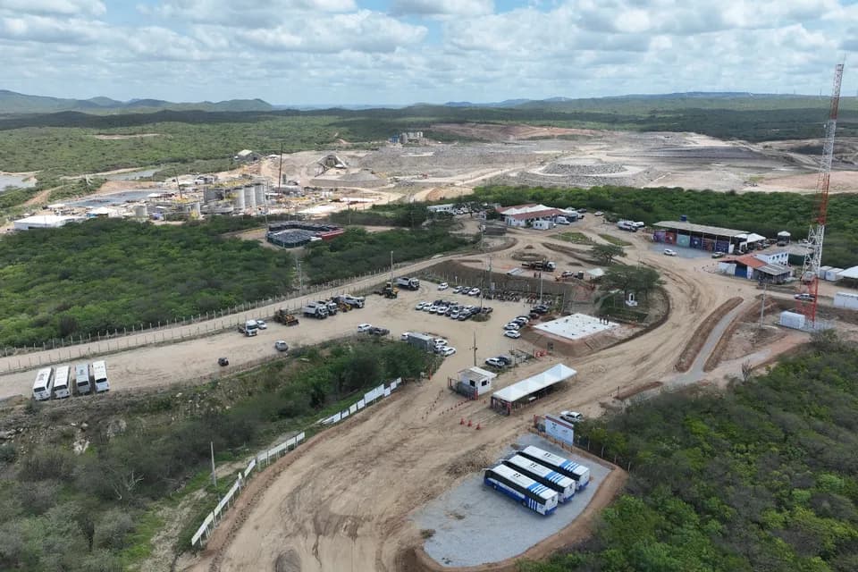 Aura Minerals (dueña de la mina Tolda Fría en Caldas) comprará una compañía para asumir la operación y mantenimiento de flota minera en tres operaciones de oro en Brasil