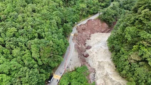 Habilitan paso vehicular restringido para tráfico pesado en vía alterna de la Transversal del Sisga