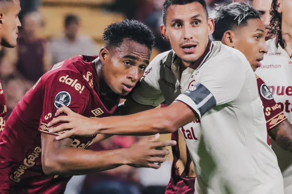 Tolima cedió en casa e igualó con Universitario en su estreno en grupos de la Libertadores