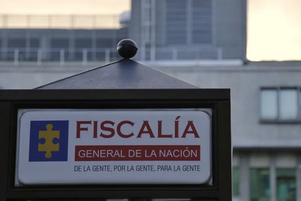 Fiscalía abrió investigación para determinar si 18 empresas promotoras de salud habrían desviado $9 billones de la Unidad de Pago por Capitación entre los años 2022 y el 2021