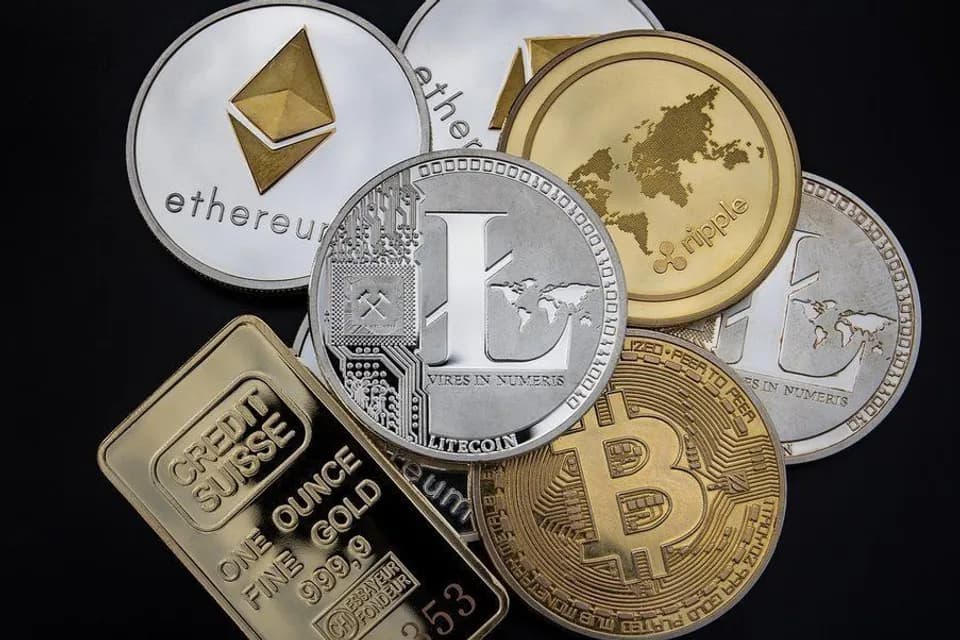 Tasas de cambio de monedas de reserva: euro se cotiza en $4.060,38; libra esterlina, en $4.749,53