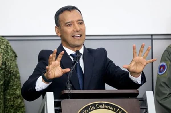 El ministro de Defensa, Pedro Sanchez, informó que en la localidad de Usme fue desmantelado un depósito clandestino para la fabricación de artefactos explosivos improvisados