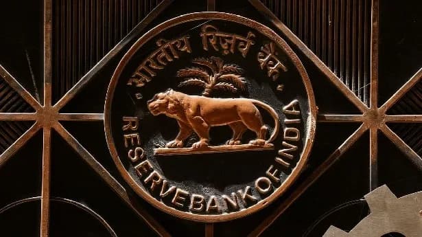 El banco central de la India recortó los tipos de interés por primera vez en casi cinco años