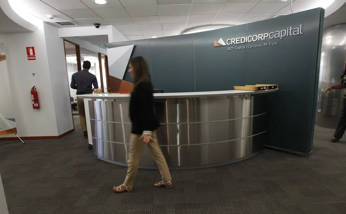 Rentabilidad patrimonial (ROE) de Credicorp Capital Colombia alcanzó un máximo de 44% en abril y se ubicó en 39% a agosto de 2025, por encima de los niveles de sus pares: BRC