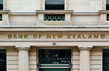 El Banco de Reserva de Nueva Zelanda recortó los tipos de interés en 25 puntos básicos hasta el 3,25%, como se esperaba