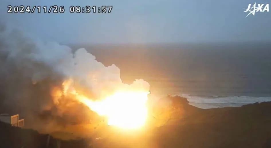 La prueba de combustión del motor del cohete pequeño "Epsilon S" falla y explota dos veces seguidas en el Centro Espacial Tanegashima