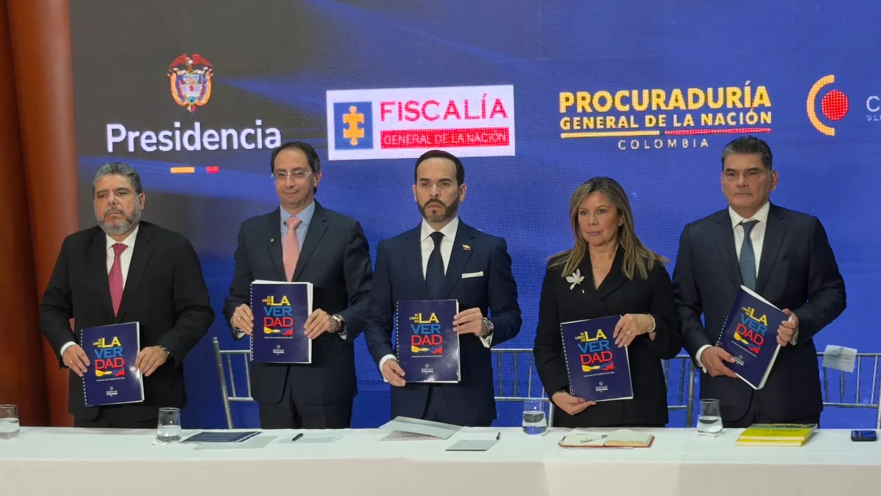 El presidente de Colombia, Abelardo de la Espriella, indicó que el déficit fiscal es de 7,8% del PIB y el endeudamiento con un nivel de 61 %
