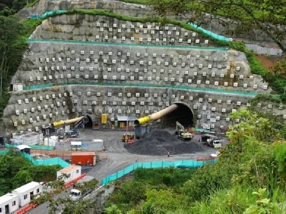 Construcciones El Cóndor recibe $60.297 millones adicionales para vías de acceso al Túnel del Toyo