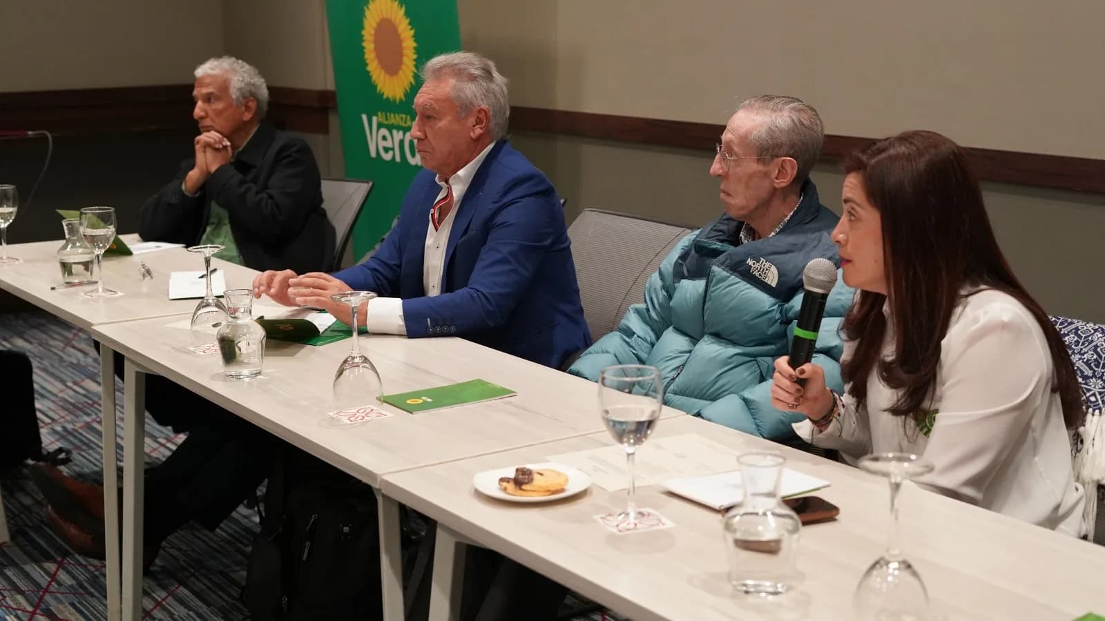Por 34 votos a favor y ocho en contra la Alianza Verde decidió no ser oposición al Gobierno de Abelardo de la Espriella en el periodo 2026-2030