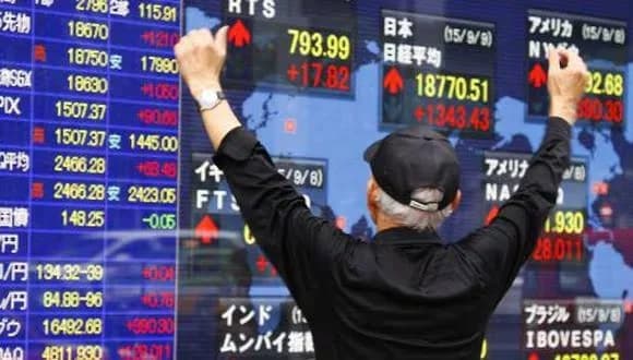 Las acciones de Hong Kong lideran la caída en los mercados de Asia y el Pacífico, el Hang Seng cae aproximadamente un 2%
