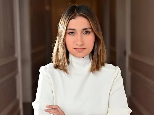 Acusan a la exembajadora de Colombia en Gran Bretaña Laura Camila Sarabia Torres como responsable de los delitos de abuso de función pública y constreñimiento ilegal agravado